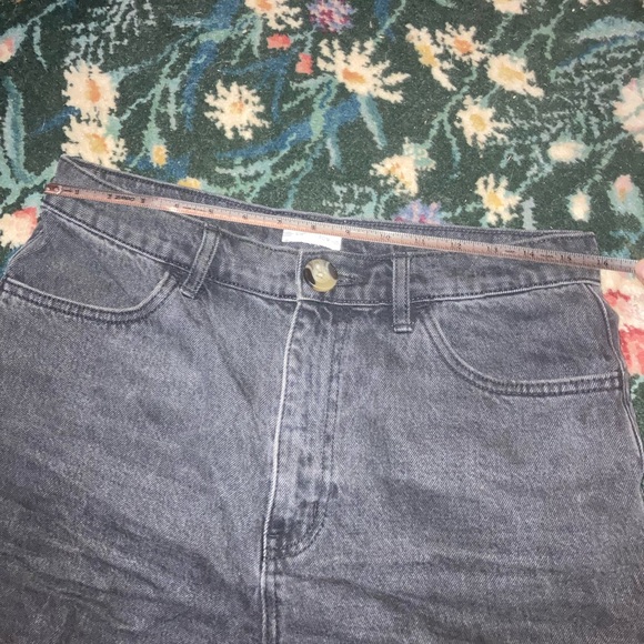 EUC Natasha Short in Vintage Black Wash Jean Shorts Size 32 - Picture 15 of 16